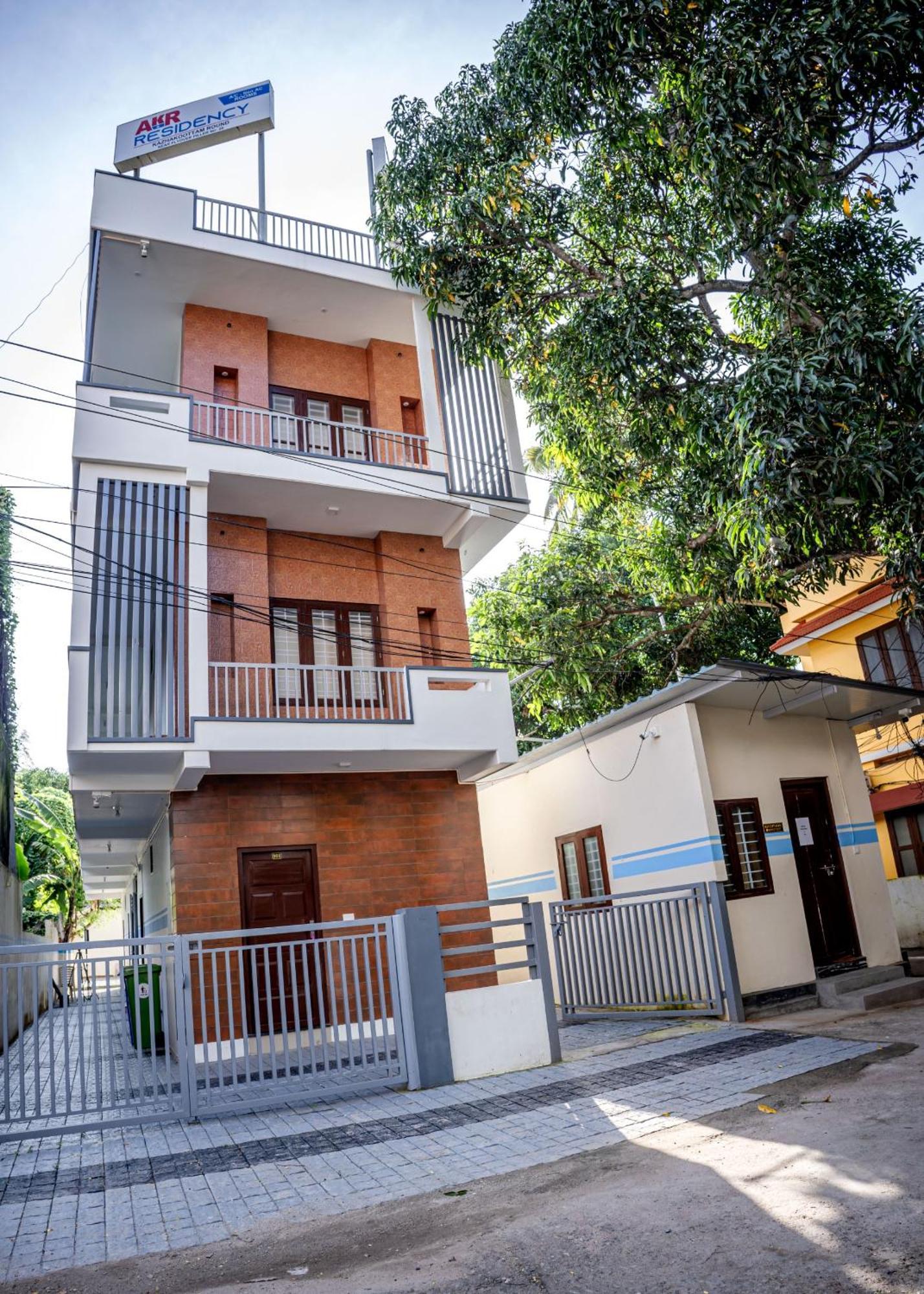 Akr Residency Hotel Kazhakuttam Exterior photo